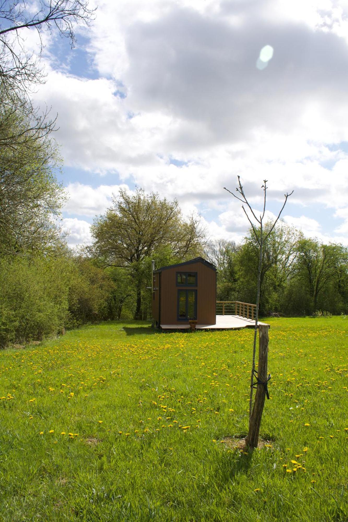 Tiny House Les Jours Heureux Sejour Nature Pres De Dinant Et Des Lacs De L Eau D Heure Villers-le-Gambon Esterno foto